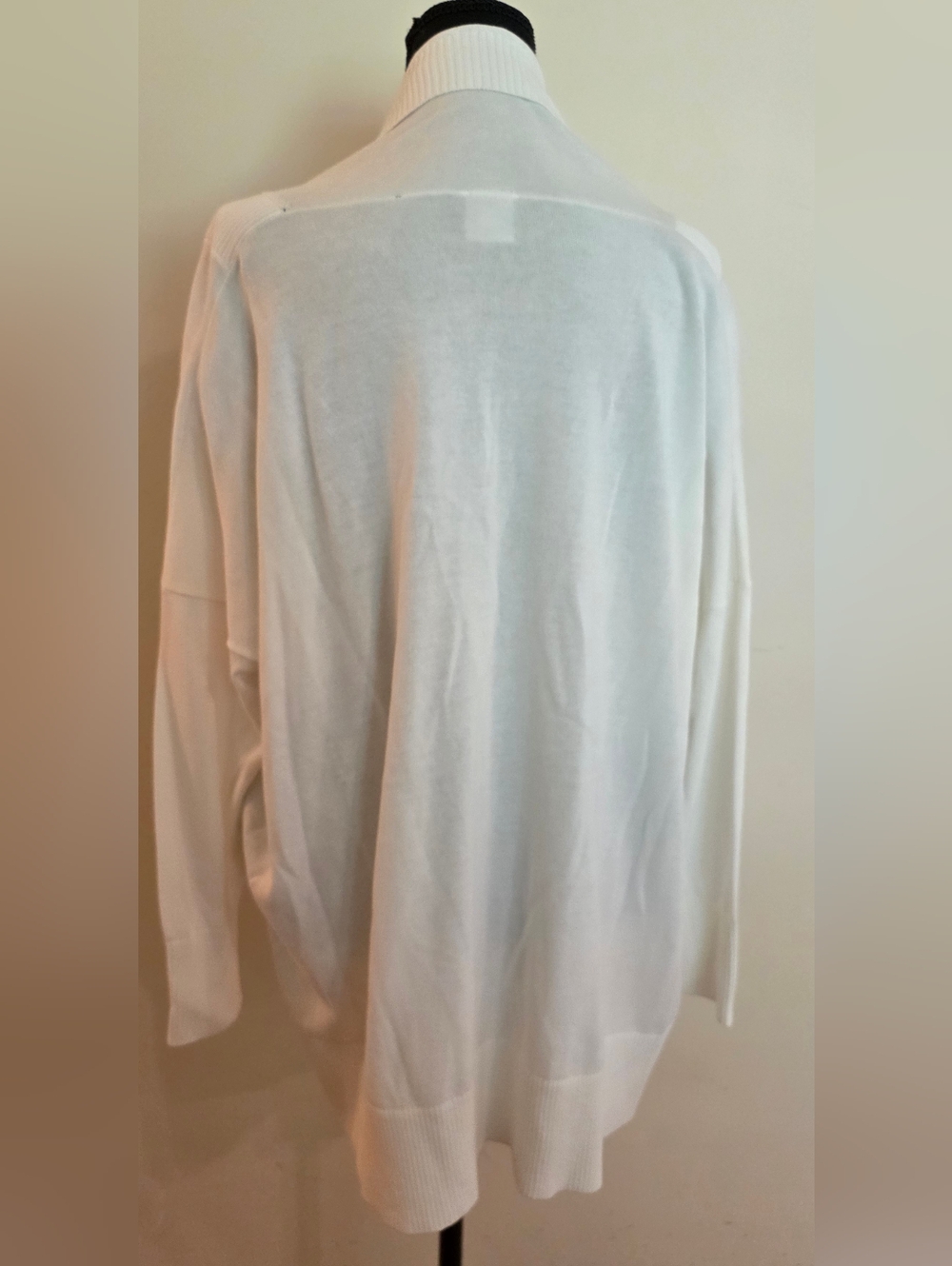 CAbi White Loose Fit Cardigan W/‎ 3/4 Length Sleeves & Front Pockets (Size M) - Picture 5 of 10